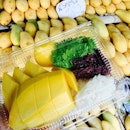 Famous 3-colours mango sticky rice (130baht).