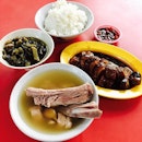 Whenever im in chinatown and in need of some comfort food, my favourite bak kut teh!