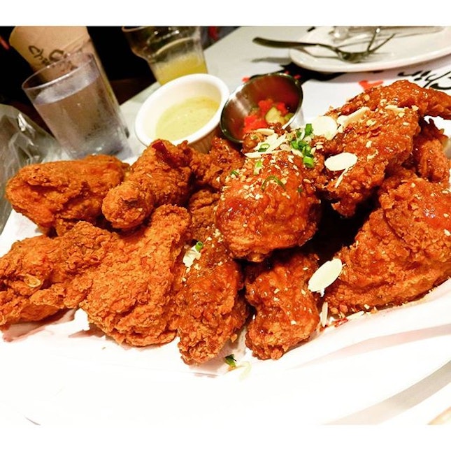 [50% OFF PROMOTION] Crispy Fried Chicken+Garlicky Chicken at @chirchirsg
📣Shout out to the night owls, if you haven't already, don't miss out the Midnight Madness promotion 10p.m-2.30a.m everyday) at Chir Chir Chinatown Point!