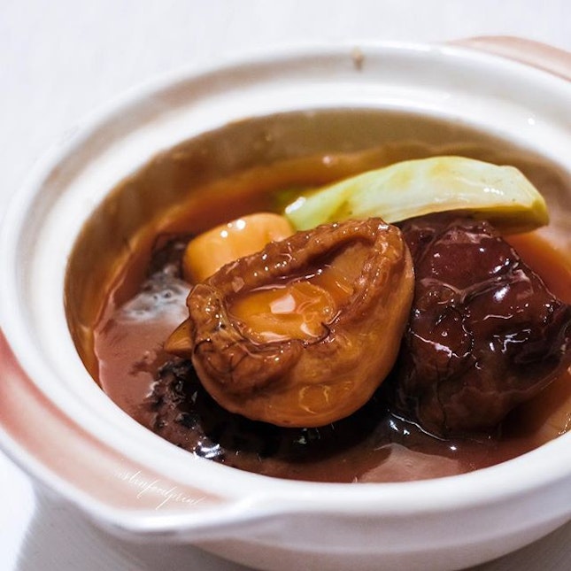 [New Abalone Menu] Braised 8 Headed Whole Abalone in Claypot.