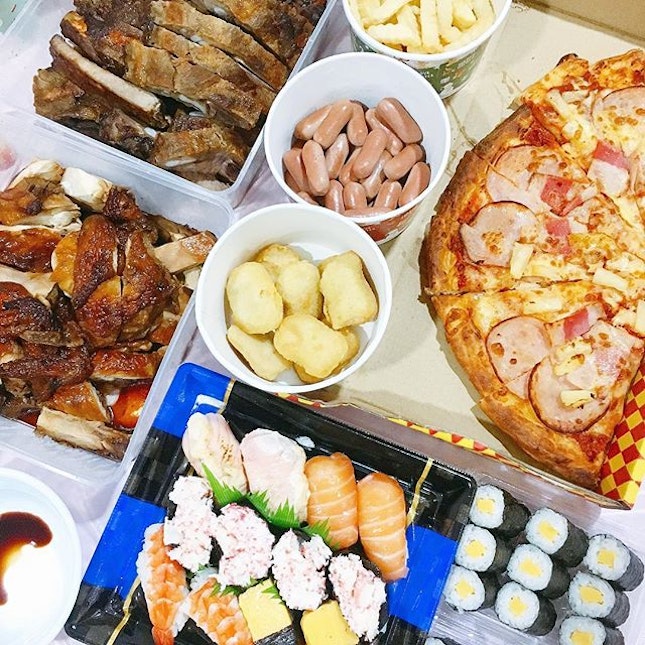 Sushi, Honey glazed chicken, Pork ribs, Pizza, Fries, Nuggets and cocktail sausages.