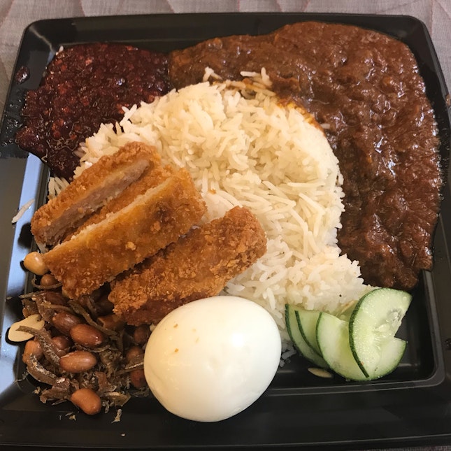 Nasi Lemak With Beef Rendang And Cutlet