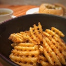 Hot and Yummy Cross Cut Fries served with Free WiFi at only S$2 Nett!