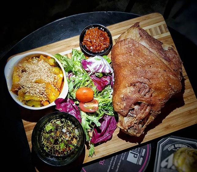 48 Hour Slow Cooked Pork Knuckles (S$37++) from @hoodbarandcafe; Super crispy crackling with tender juicy meat, spicy sambal and crunchy achar.