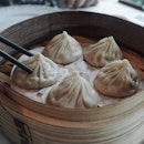 never had any foie gras xiao long bao ($25) better than this + an amazing view of the marina bay.