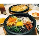 [Xing Xing Korean Restaurant] 9/10

The Korean Restaurant my family can't stop going back to -- Great service, Quality that gives you the bang for your buck, great free flow side dishes and even the most popular Korean songs playing hehe (currently the DOTS soundtrack) 🌞

That's their Bibimbap ($15) and large Seafood pancake ($20) in the background.