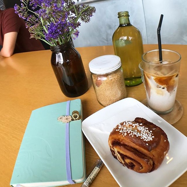 Dropped by @brawn_and_brains but they were out of cold brew so settled for an iced white and a cinnamon roll ($11) while working on my to-do list for the rest of the week..