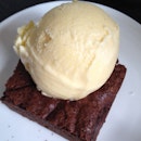 Brownie With Vanilla Ice-cream