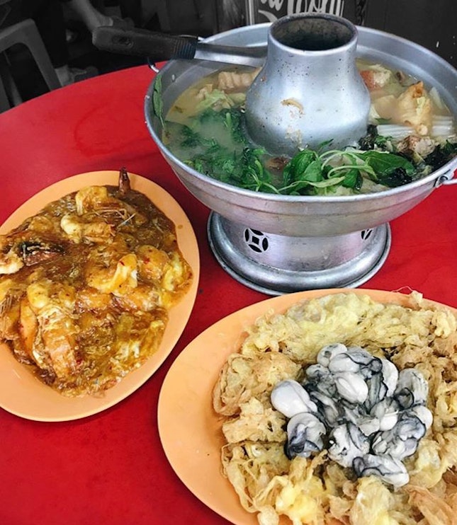 Weather was hot but cooled down in time for us to enjoy this steaming hot fish head hotpot.