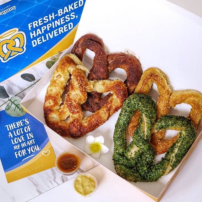 Take some time to show that you care for your loved ones with handmade heart-shaped pretzels from Auntie Anne’s.
