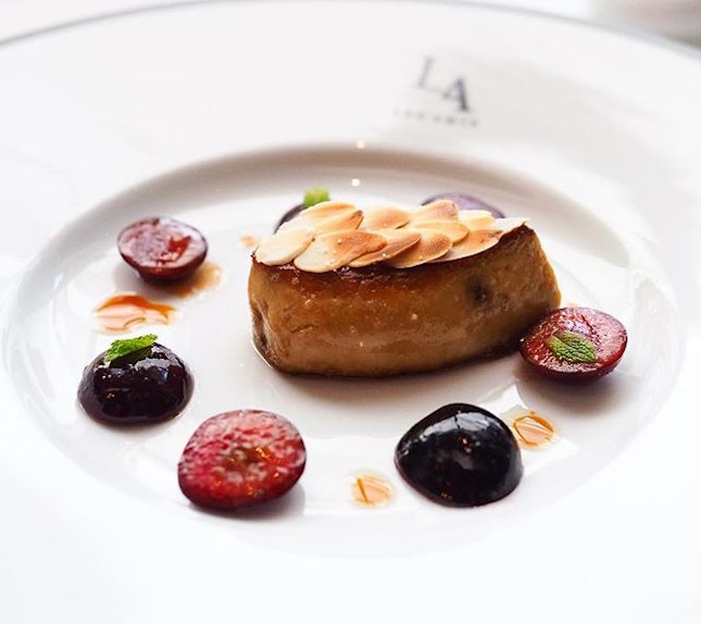 <Pan seated duck foie gras with seasonal cherries & crisp almonds> 💪🏻 #goodfood #birthdaycelebration #Girlfriend #michelinstar .