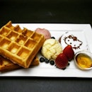 Try Out The New Yummy Hello Kitty Waffle With Ice Cream