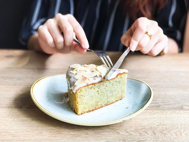 Sunday Folks - Cakes & Treats - Lemon Lavender Cake (💵S$7.90 per slice, S$60 Whole Cake) 🍰
•
A Classic Summer Citrus Butter Cake, concocted with Homemade Lavender Butter.