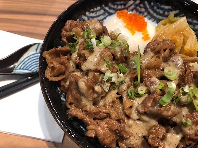 Sukiyaki Trufflin’ ✨🐄🎶🎵✨
truffle flavour is always 🙌🏼😋🙌🏼 but sticking to wagyu is bettehhh 🐮🥩 👍🏼👍🏼👍🏼
Btw food comma is inevitable ...