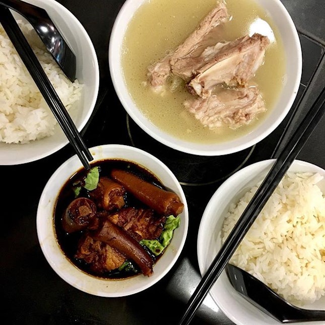 D121 Braised Pig's Tail and Bak Kut Teh 🤤
These are comfort food after work!