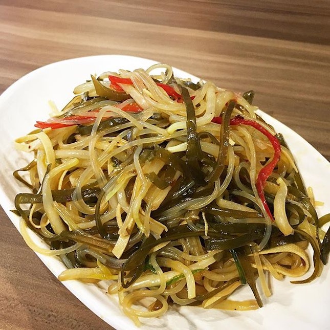 😋👍🏼👍🏼 小菜 maybe better than DTF :p 
#melfclar #juhaobymof #juhaoxiaolongbao #ministryoffoodsg