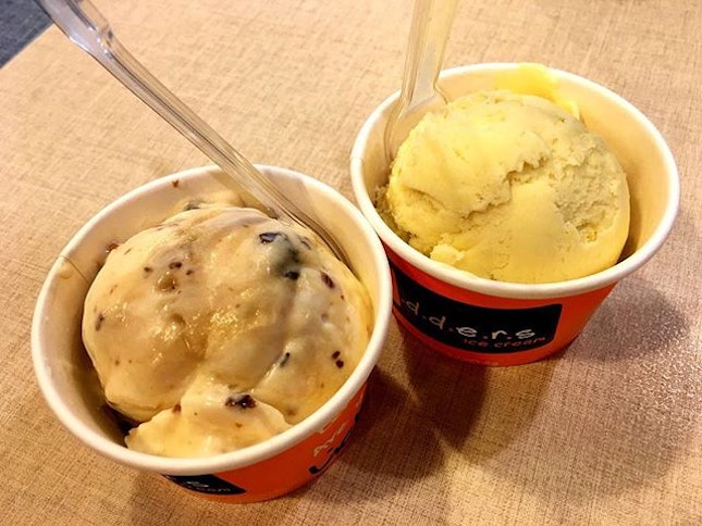 It is Monday Blues again today😴, sometimes you wish that you can revive🙏🏻that feeling of eating ice cream🍦again with that special someone🙎🏻- throwback Mao Shan Wang and Raisin Rum flavour ice cream🍦from Udders