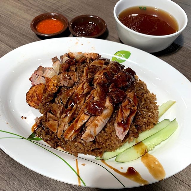 Kun Ji Braised Duck 🦆 Drumstick Rice 🍛 with Roasted Pork 🐷 for lunch from Marine Parade Hawker Centre 
1) Braised Duck is ok, but not as flavory in taste compared to some others I tried.