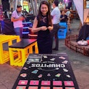 Had a super fun night at Clarke Quay Fountain Square with so many exciting games that you can play, from our favourite claw machine @heyteasg, old school arcade machines @1levelupsg and even Ring  tossing from @chupitos_sg.