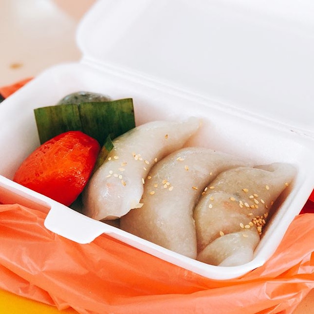 3 Soon Kueh + Peanut & Sesame Ang Ku Kueh [$5.00] ($1.00 each)

If you're planning to takeaway, do note that you've to buy 5 pieces..
