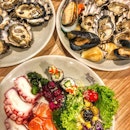 Oysters&Sashimis
