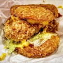 KFC Mac & Cheese Zinger::#singapore #sg #igsg #sgig #sgfood #sgfoodies #food #foodie #foodies #burpple #burpplesg #foodporn #foodpornsg #instafood #gourmet #foodstagram #yummy #yum #foodphotography #kfc #kfcsg #fastfood #zinger #chicken #friedchicken #macandcheese