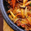 Beef x Mushroom Dinner in Hot Stone Pot 🤤
:
:
#singapore #sg #igsg #sgig #sgfood #sgfoodies #food #foodie #foodies #burpple #burpplesg #foodporn #foodpornsg #instafood #gourmet #foodstagram #yummy #yum #foodphotography #nofilter #dinner #friday #tgif #jem #jurongeast #ichibanboshi #beef #mushrooms