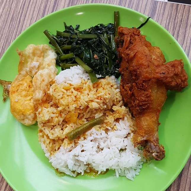 7.5🌟 / 10🌟 Yummy Nasi Padang consisting of Fried Chicken Drumstick, Sambal Kang Kong & Egg @ S$5.50 from Foodmaster Food Court at Fusionopolis Galaxis Level 2