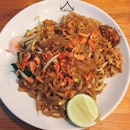I’ve had Nakhon’s pad thai a lot of times and I can really feel that the taste has changed overtime.