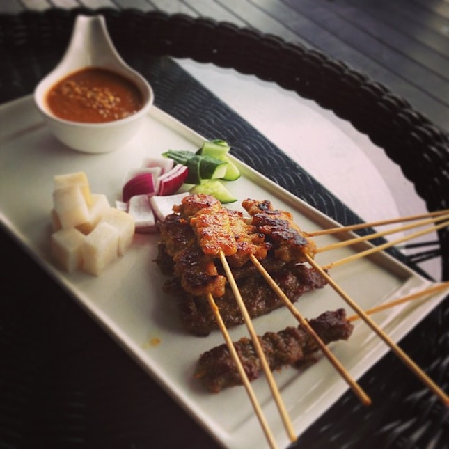 Yummy chicken and beef satays with peanut sauce!