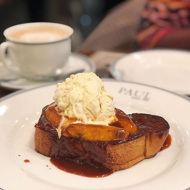 Satisfying our sweet tooth on this rainy day at Paul’s: Warm Brioche bread x warm caramel sauce ($15.90++) 😋🍯 #paul #frenchtoast