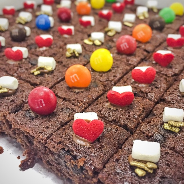 Look at all these pretty little brownies!