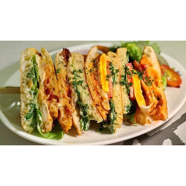 | 🍞 How about a Club Sandwich for a Change？ ...