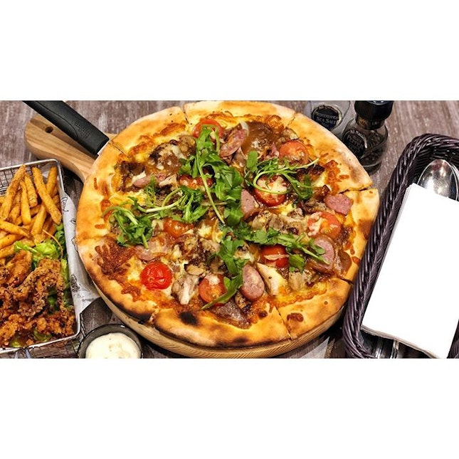 | 🍕  Curry Chicken Pizza So Good 。...
