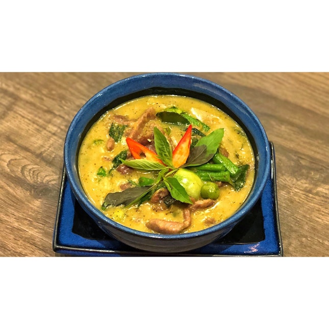 · 🥘 Tender Beef in Green Curry 。...