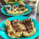 French Toast (Swipe for video)
who knew you can find french toast at a mamak stall selling roti Prata?
