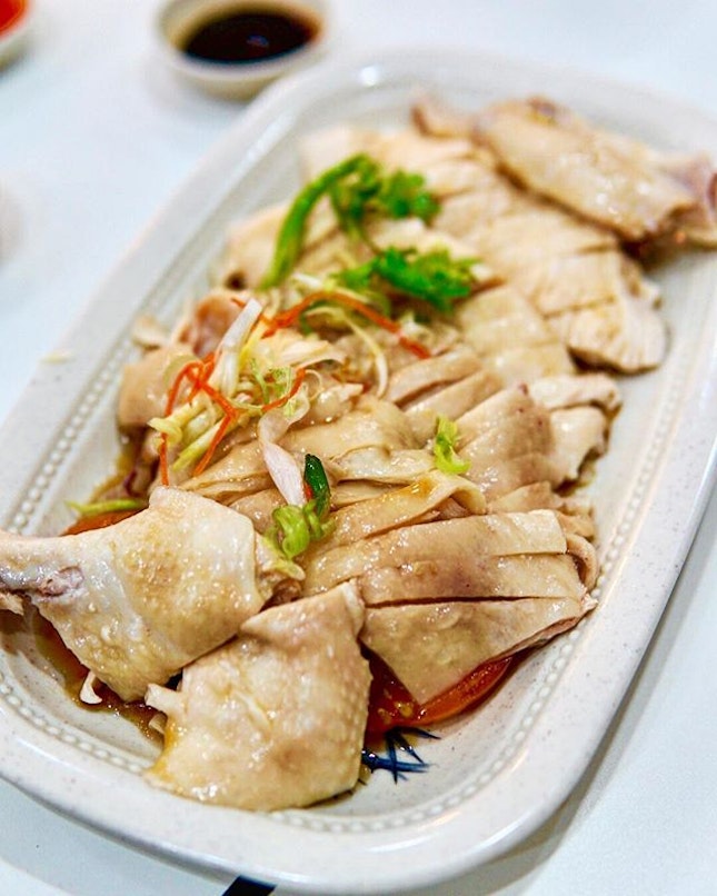 Chicken Rice
For fans of Chatterbox’s chicken rice, here’s an alternative.