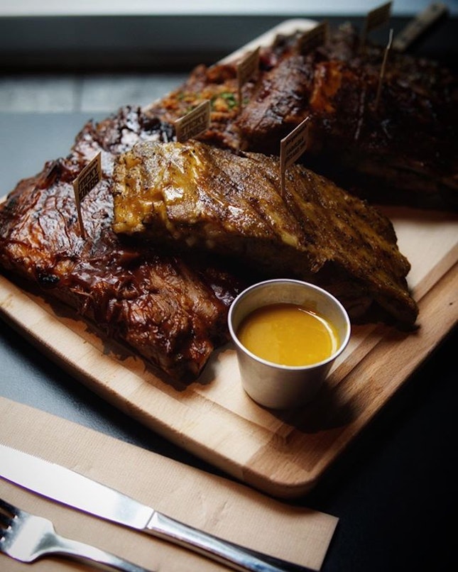 💢GIVEAWAY💢
@morganfieldssingapore
To celebrate the launch of the 2 new flavours of BBQ ribs sauces: (count 12 post before this for full review)
▪️The Tennessee Whiskey BBQ
▪️Carolina Gold Mustard BBQ sauce
🔻
@morganfieldssingapore would like to give 1 lucky winner 🥇1x half slab of Tennessee Whiskey BBQ Sticky Bones &
🥈1x half slab of Carolina Mustard BBQ Sticky Bones!