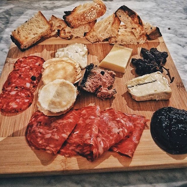 Thinking about the night me and the wifey managed to sneak in a cheeky salumi platter after the kids passed out
.