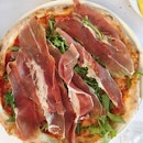 Picture perfect pizza -- this Pizza Primavera makes my heart sing like it's spring (even there's only hot/rainy seasons in Singapore) with mozzarella and tomato, fresh rocket and parma ham so good we had to fight for the last slice.