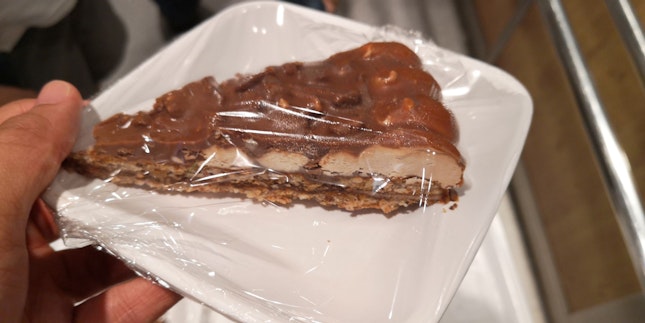 Almond Toblerone Cake 3.5nett