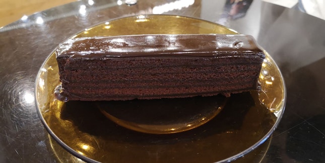 Super Stacked Chocolate Cake 8.9nett