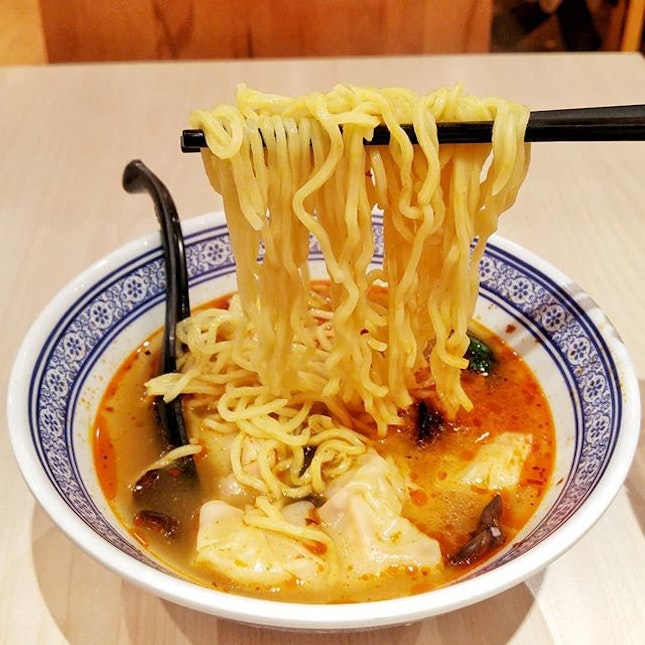 Another day during my sick time, I was thinking of having HK-style wanton noodles in soup.