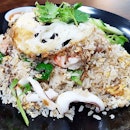 @daniellee9090 favourite must have seafood fried rice.