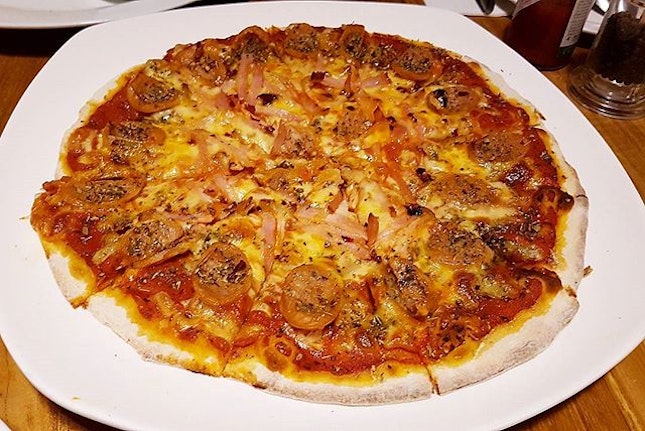 Chef george with 50 years of culinary experience serve authentic german and swiss cuisine.( shall not explain the long history)

Razzmatazz Pizza: 
The crust is thin but nt really crispy and it's quite salty although it's flavourful.