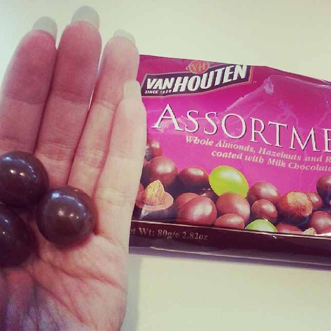 A little #chocolate for the much needed #cheermeup #sweet #sweettooth #food #vanhouten