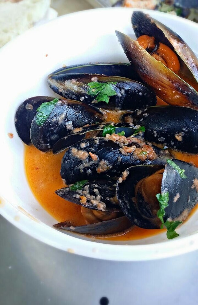 Mussels In Coconut Curry ($13)