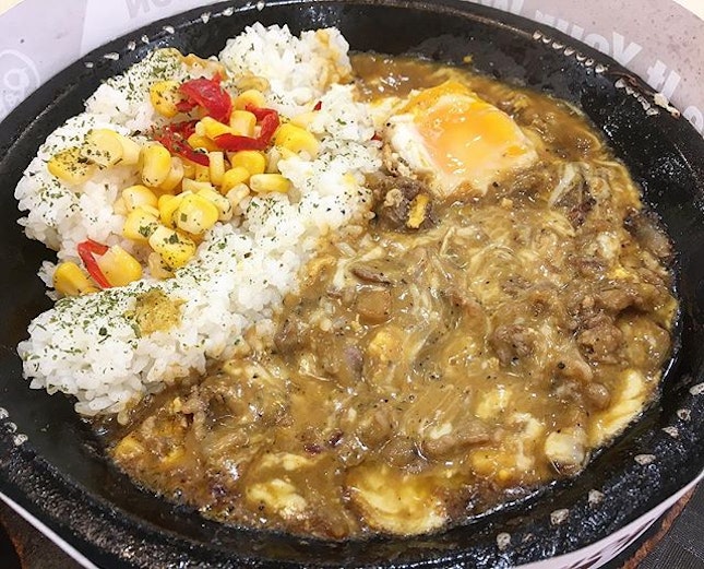 Trying new menu from @pepperlunchsg, cheesy beef curry and its full of cheese 😍👍🏻👍🏻👍🏻Location: Koufu Westmall#beef#curry#cheese#egg#corn#food#foodie#foodies#pepperlunch#westmall#enjoymylife#winahappymoment#winahappytummy#burpple#