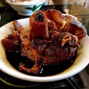 Braised Pig's Trotter #burpple #yummy #delish #foodism #foodpic #foodshare #singaporefoodie #foodaffair #singaporefoodhunt #singaporefoodies #singaporefoodplaces #singapore #igsg #instafood #instadaily #instagramsingapore #eat #sgmakan #sgfoodies #instafood #igsg #exploresingapore #umami #foodporn #foodielove #foodstagram #oldstreet #bakkutteh #kallangwave