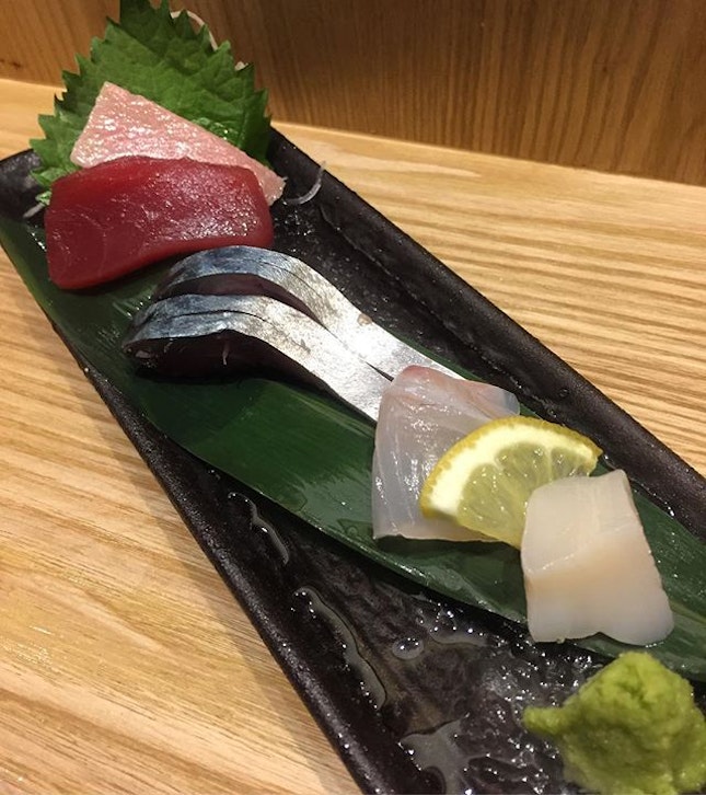 The seasonal sashimi.